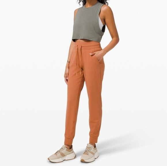 Lululemon Ready to Rulu Jogger in Desert Sun size 6 NWT - Picture 2 of 9